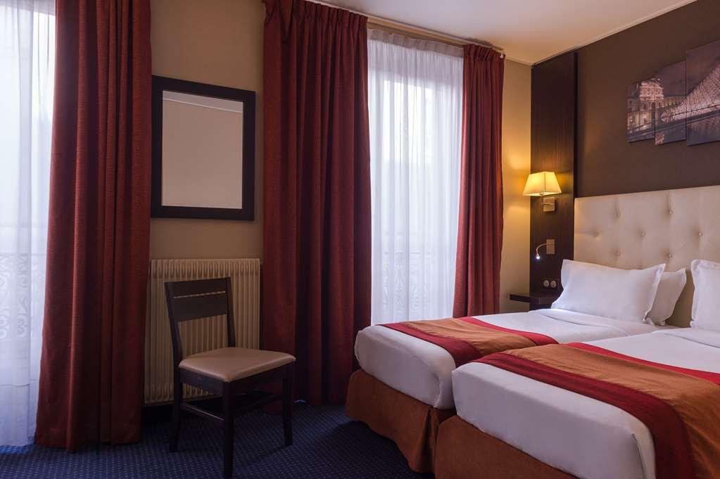 Hotel Paix Republique Paris Room photo