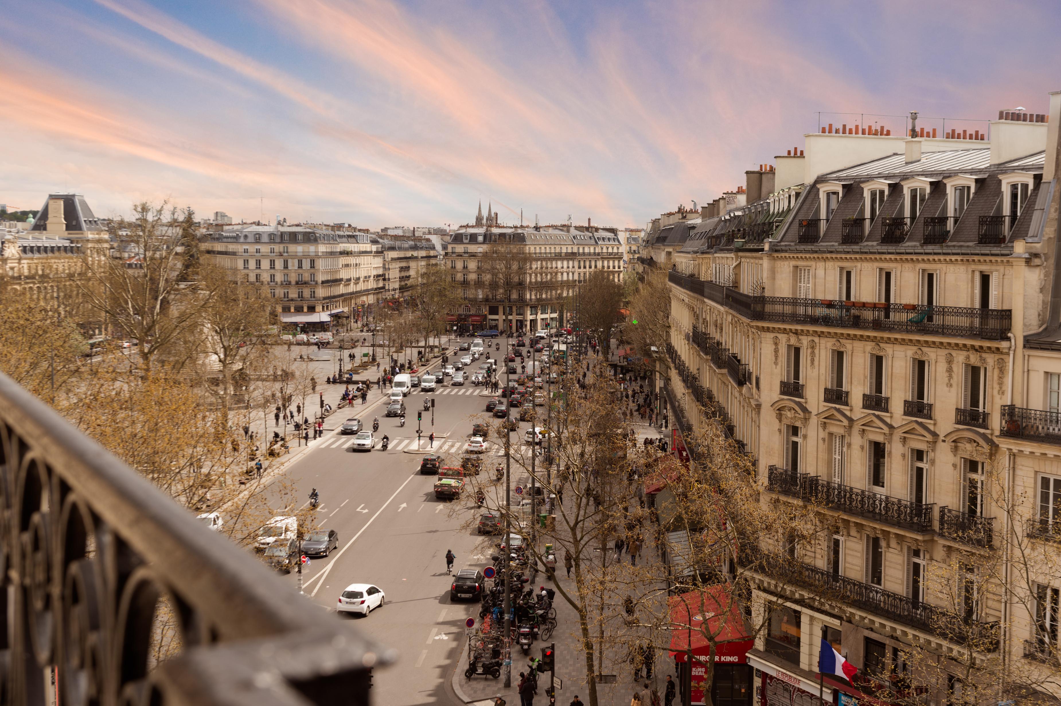 Hotel Paix Republique Paris Exterior photo